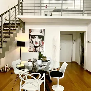 https://loft-manifatture-milano.italymilanhotels.net